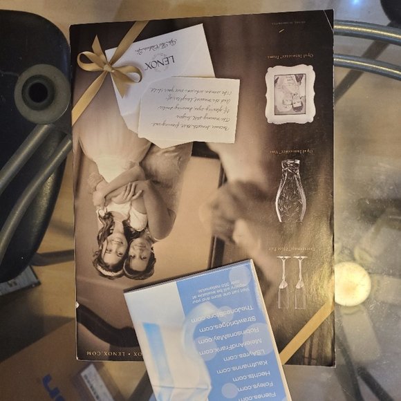 BRIDAL GUIDE JANUARY / FEBRUARY 2005 Magazine w/ Complete Wedding Planner diary - Picture 2 of 2